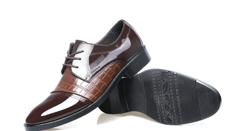 Pointed business leather shoes