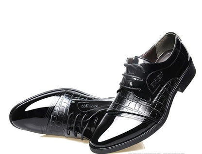 Pointed business leather shoes