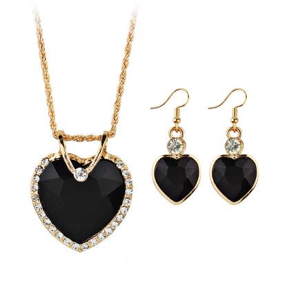 Heart-shaped necklace set