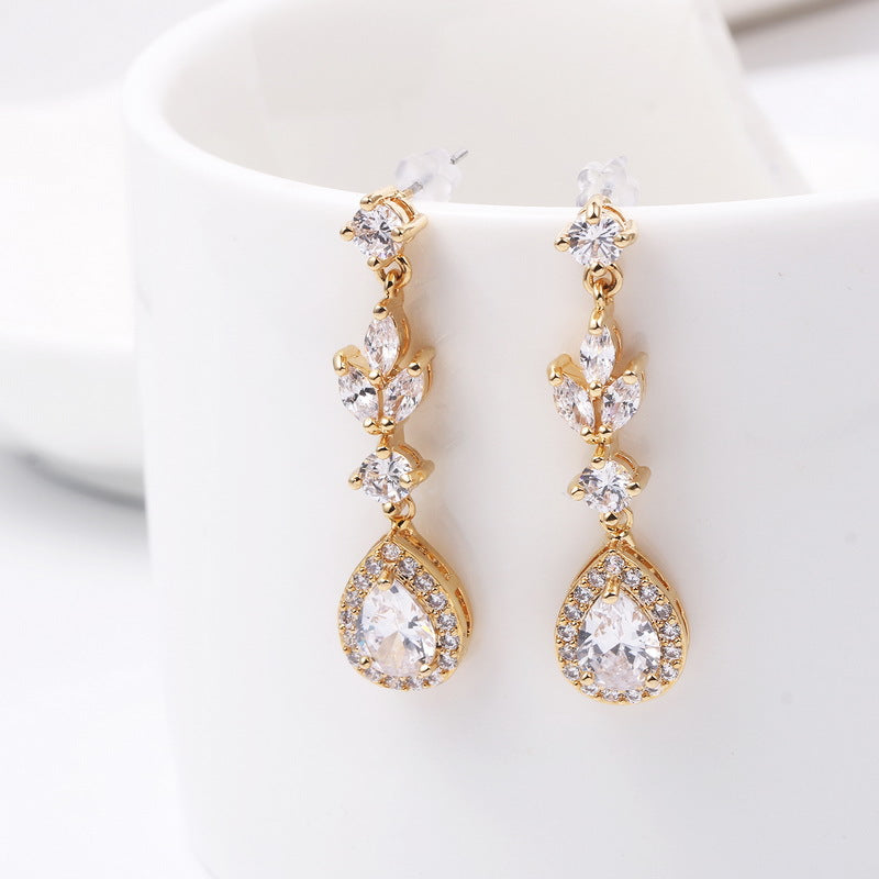 Drop zircon earrings