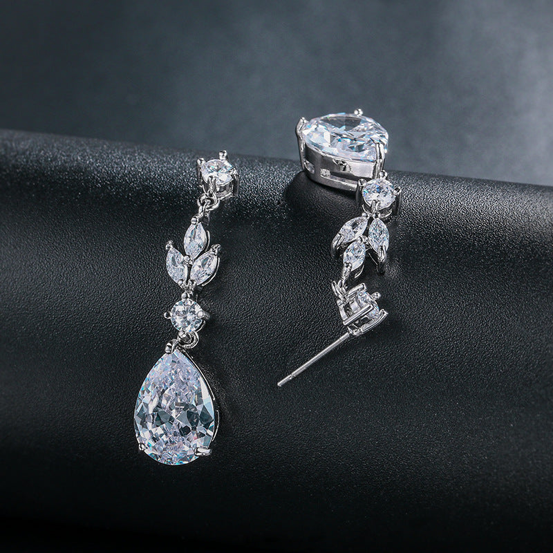 Drop zircon earrings