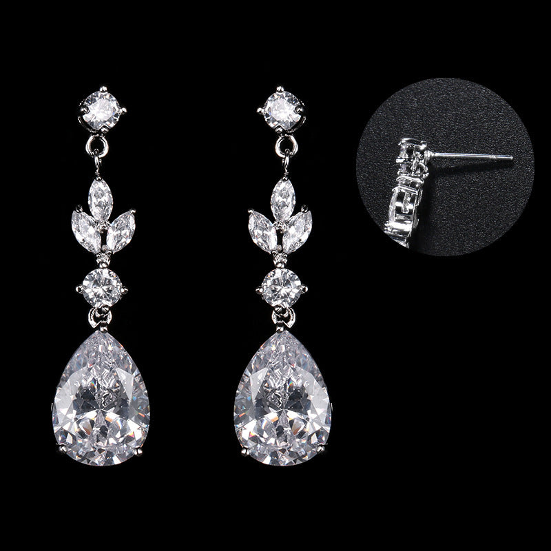 Drop zircon earrings