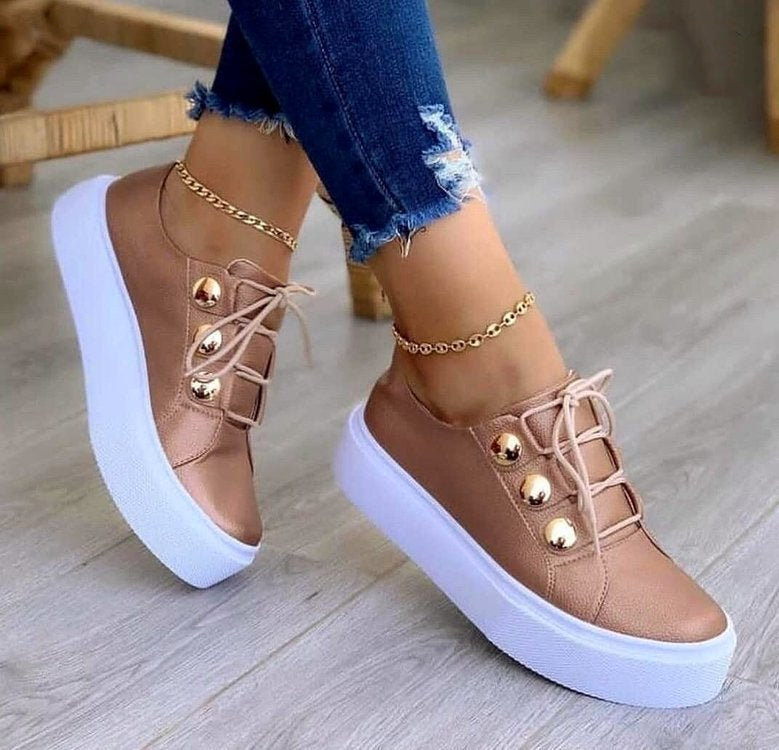 Women Rivet Casual Shoes